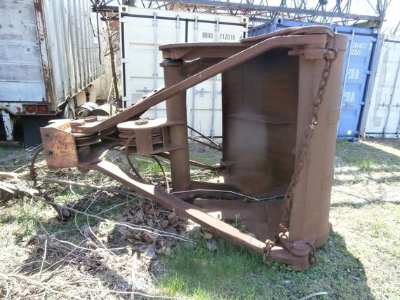 Erie 2 1/2 Yd Clamshell Bucket Rehandler